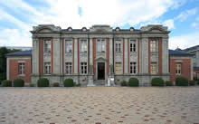 県会議事堂の写真2