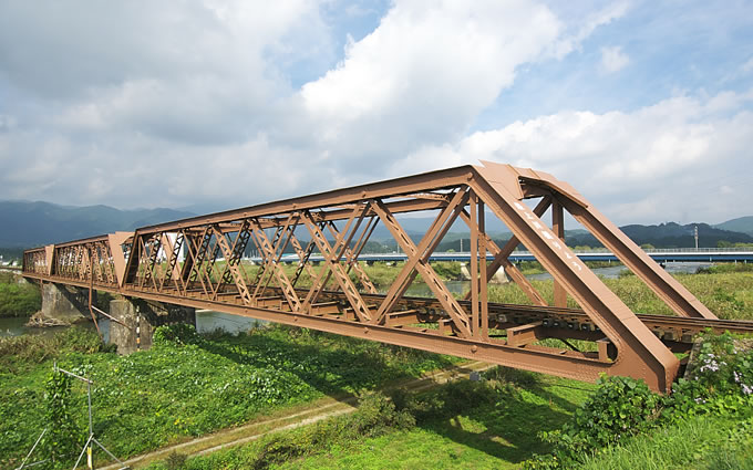 最上川橋梁の写真1